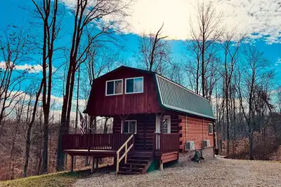 Image de Cozy Cabin Escape w/Hot Tub, King Bed & Fire Pit