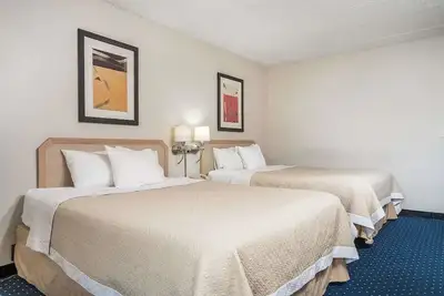 Image de Norwood Inn and Suites Lacrosse - 2 Queen Bed Non Smoking