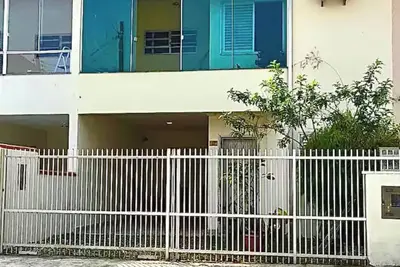 Image de Two-floor house, 3 bedrooms, near the beach.