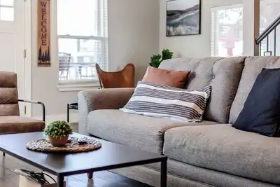 Image de New Owner Special! Spacious and Quiet - Firepit - Pets Allowed