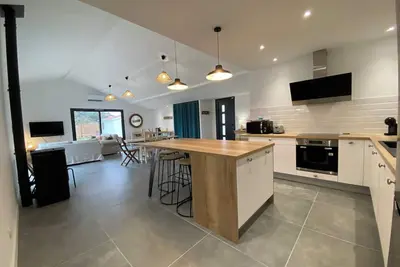 Image de Superbe villa proche de la plage, idéale pour des familles!