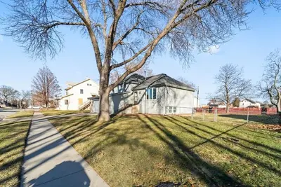 Image de A peaceful 3-bedroom house in Des Moines with WiFi, and Ac. No smoking, no pets.