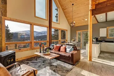 Image de The Alpine (Fairplay, Co), Million dollar views! Hot tub, pool table, nestled on an acre!