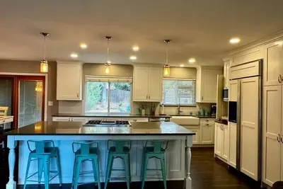 Image de Cozy, Quiet 2-bedroom house in  Colorado Springs with WiFi, Ac, huge kitchen!