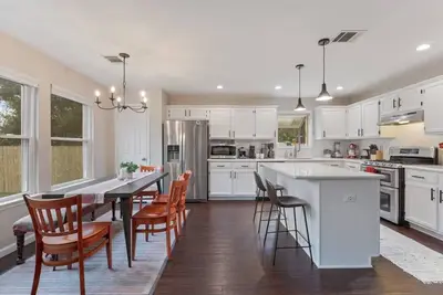 Image de Spacious 4br Retreat | Cozy Decor | Pet Friendly!