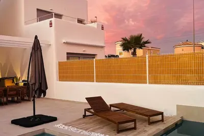 Image de Charming villa with outside pool and rooftop terrace in San Fulgencio