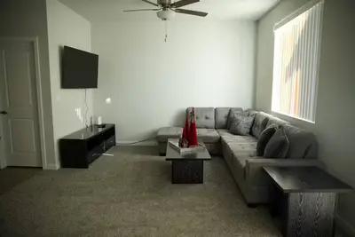 Image de Cozy Family Home\n\n