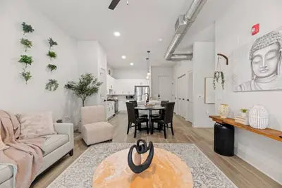 Image de Organic Modern Retreat 1 BR2Bed Pool & Gym
