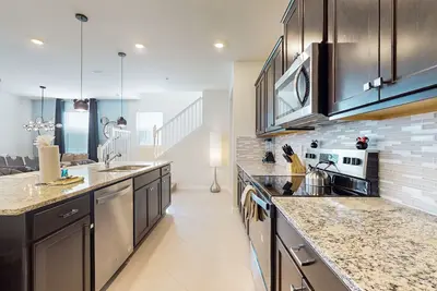 Image de Luxury home with themed bedrooms, arcade games and private pool