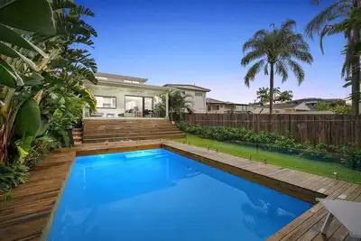 Image de \"Exquisite Family Home & Pool\" - Scarborough Q 4020
