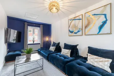 Image de Stunning 5-Bedroom 4-Bath Home with Parking