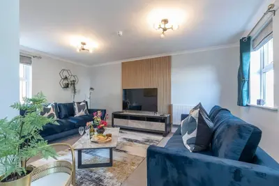 Image de Stylish 5 Bedroom 4 Bathroom Townhouse