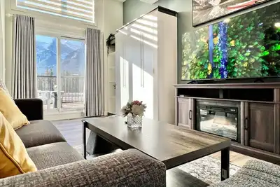 Image de New Townhome with Nice Layout @Skyridge, 5min to Canmore, 1min to BanffGate