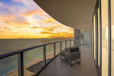 Image de 1502 - Stunning direct ocean view at the beach - Two-Bedroom Apartment