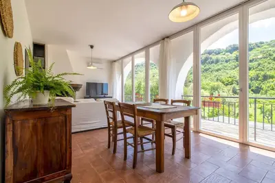 Villa Elighe. Apartment surrounded by greenery