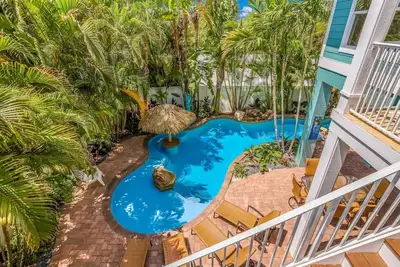Image de Oceanside Oasis: 50 Steps to Beach! Gulf Views! Pool Spa by Anna Maria Life Vacation Rentals
