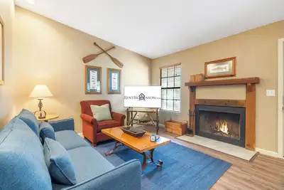 Image de Bungalow w Free Tickets-Lake Access-Dog Friendly-Cmty Outdoor Pool-Mini Golf