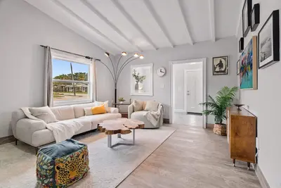 Image de Modern Coastal Home w/Outdoor Entertaining Area & Steps to the Beach!