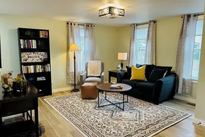 Image de Charming 2-bedroom house in historical Galesburg neighborhood