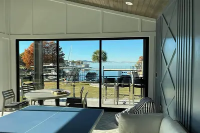 Image de Luxury waterfront Villa Heated pool and sauna