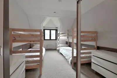 Image de Chambre d'hôtes 'La Moraine N°1 - Chambre 4 Pers' avec vue sur montagne, terrasse et jardin