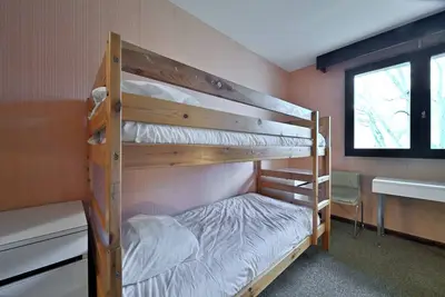 Image de Chambre d'hôtes 'La Moraine N°6 - Chambre 4 Pers' avec vue sur montagne, terrasse et jardin