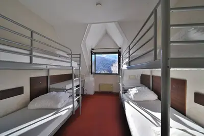 Image de Chambre d'hôtes 'La Moraine N°8 - Chambre 4 Pers' avec vue sur montagne, terrasse et jardin