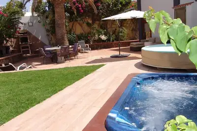 Image de Maison \"Villa Bea Ii\" avec vue montagne et mer, Wi-Fi, jardin et terrasse