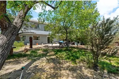 Image de Charming 3-bedroom farmhouse in lovely Perris with WiFi, Ac, backyard