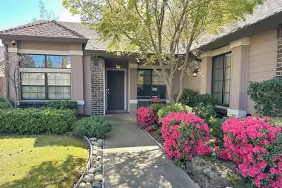 Image de Charming 3-bedroom bungalow with WiFi and Ac in delightful Folsom