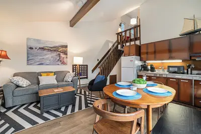 Image de Peaceful Lakefront Home w/ Great Amenities