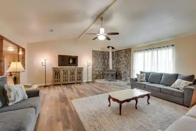 Image de 3 Mi to Lake Charles: Family Home in Louisiana!