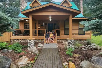 Image de Lodge on Ponderosa. 4 sleeping areas. 2 Bathrooms. WiFi, fireplace, office