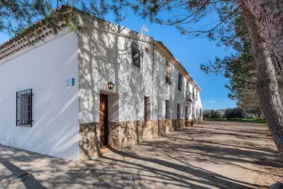 Gîte à Alcaraz avec piscine partagée