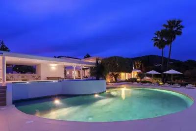 Image de Maison de vacances avec cheminée chaleureuse