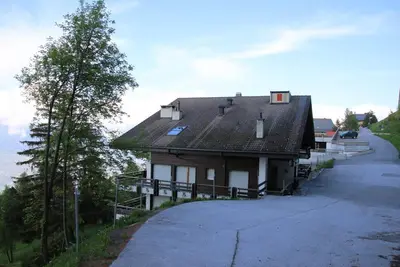 Image de Appartement confortable avec vue sur la montagne