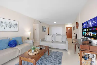 Image de Stylish Ocean Apartment with Pool