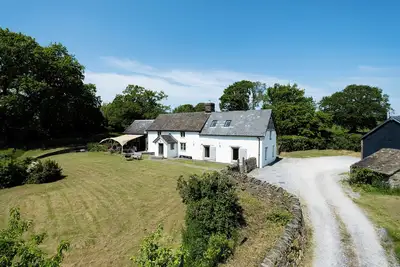 Image de Countryside retreat, accommodating 8 guests, the perfect tranquil escape for both people and pets.