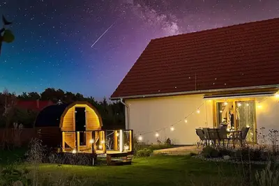 Rustikales Haus mit Sauna und Whrilpool auf dem Land an der Ostsee