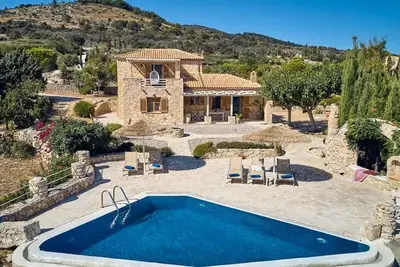 Image de Villa Cristallo with Infinity Pool, Bbq & Sea Views