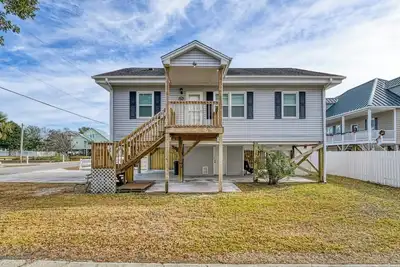 Image de Charming Coastal Three Bedroom, Two Bath Beach House Getaway
