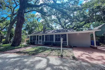 Image de Charming 3-bedroom cottage located on the Southend of Saint Simons Island.
