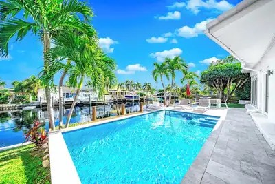 Image de Heated Pool + Waterfront! Close 2 Beach & Shops!