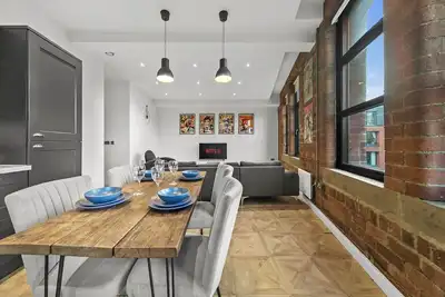 Mag-a-zine loaded - 2bdr - city centre - sleeps 5