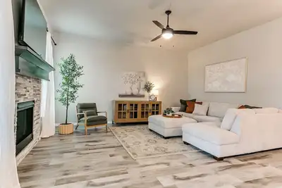 Image de Bright & Cozy Comfort on 158th