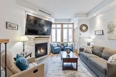 Image de Ground-Floor Ski In/Out on Happy Valley Ski Run - Unit 122