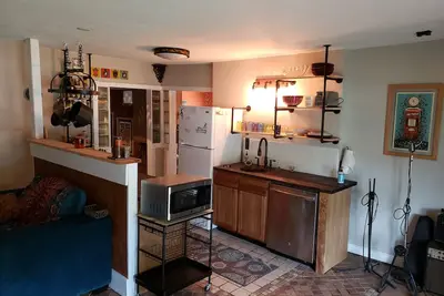 Image de Funky musical cottage near Lake Michigan Pet Friendly! ! !