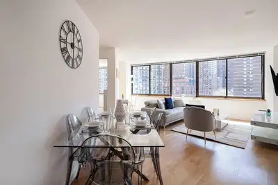 Image de Lovely Ues Luxury 2 Bed w/Gym, Pool, Laundry  #6160