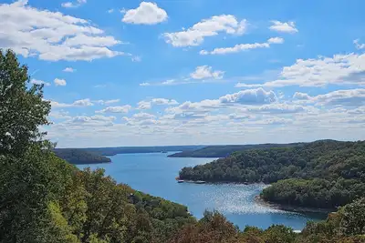 Image de Jack's lakeview cabin, lake view, hot tub, 2-bedroom cabin 2-7 guests