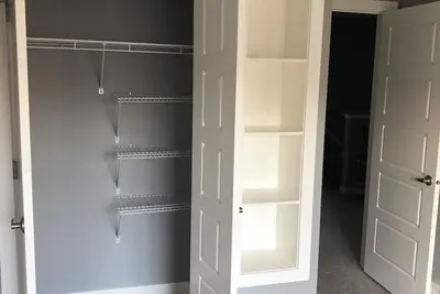 Image de Personal room in a shared house.